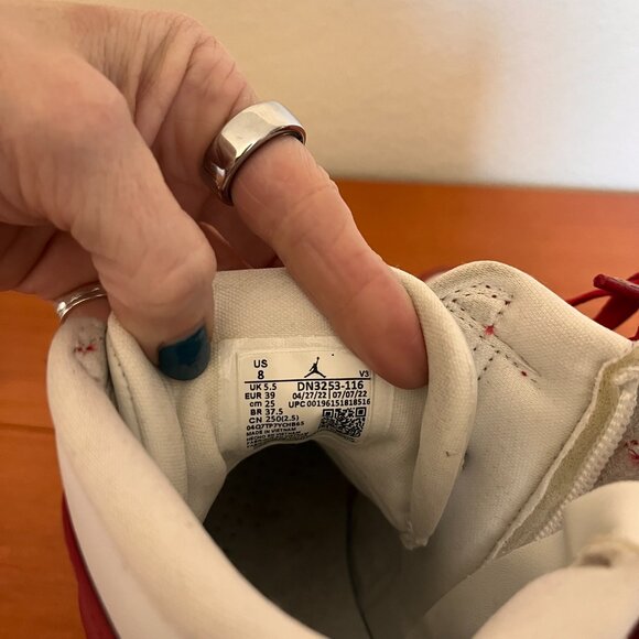 NIKE Air Jordan Elevate High- Sz 8- Red - Picture 3 of 8